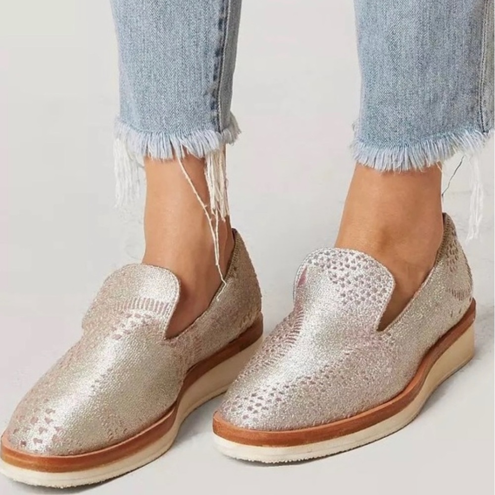 FREE PEOPLE ‘Snake Eyes’ Metallic & Velvet Slip-On Loafer Women’s Size 7.5